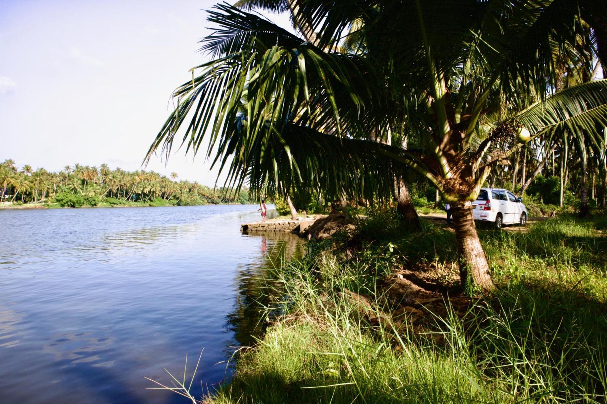 Ambili Riverfront Villa With Party Hall Irimbranallur ภายนอก รูปภาพ